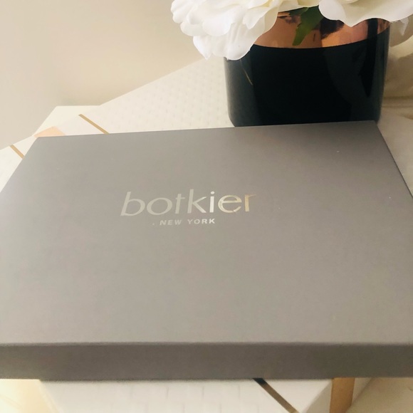 ๐ Botkier Valentina Leather Wristlet & Card Holder - Picture 11 of 13